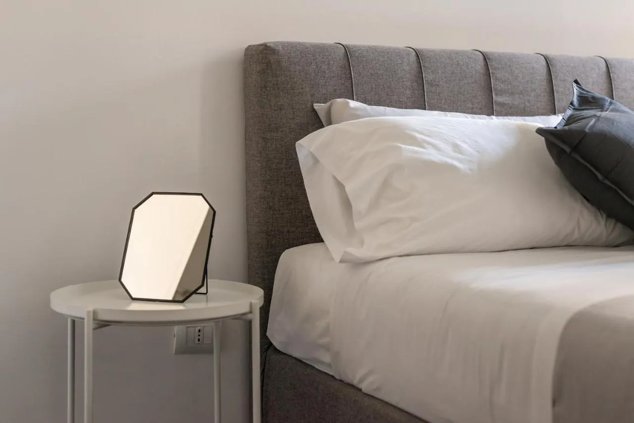 We Home - Bandello House, Corso Magenta Milan